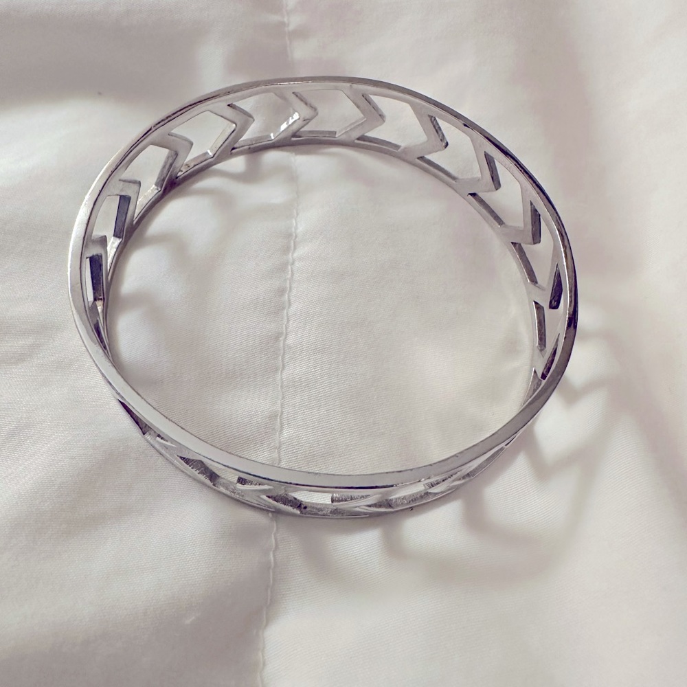 Jess LC sterling silver chevron bangle